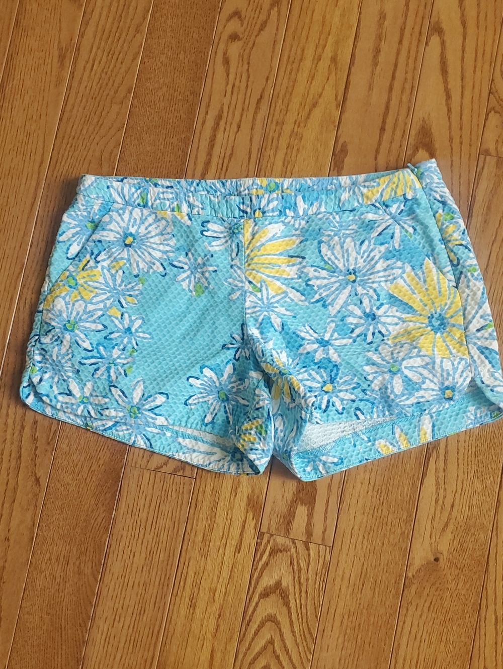 Lilly Pulitzer Adie Breakwater Blue Allover Daisy Dance textured shorts size 8